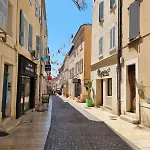 D'hotes Chante Cigale Bed & Breakfast 3*