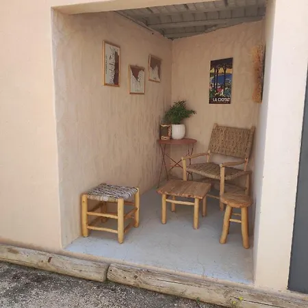 D'hotes Chante Cigale