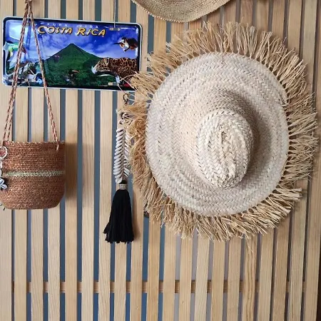 D'hotes Chante Cigale 3*